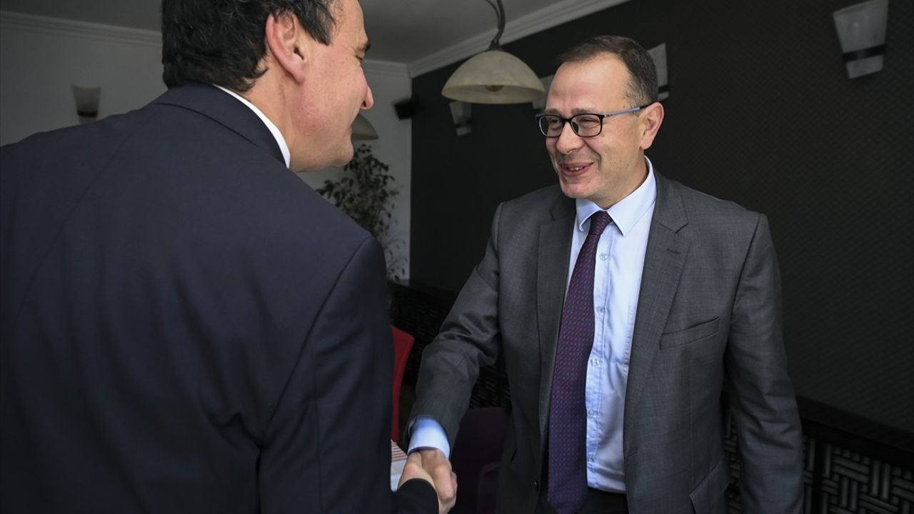 Kosova Başbakanı Kurti, Türkiye Büyükelçisi Angılı ile Ekonomik İşbirliğini Görüştü