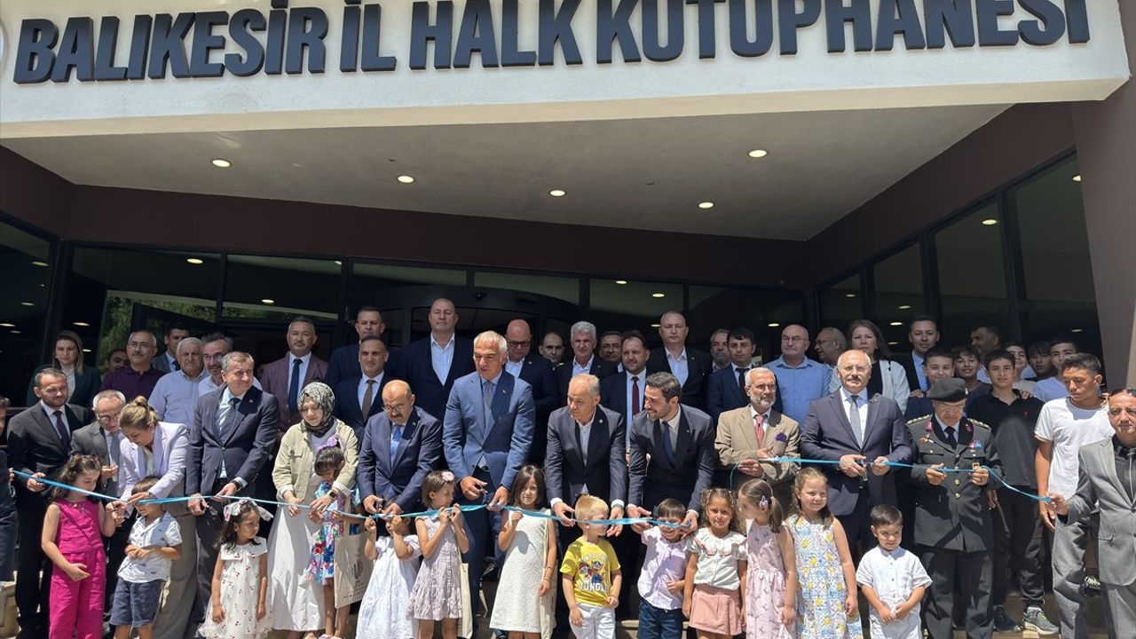 Kültür ve Turizm Bakanı Ersoy, Balıkesir İl Halk Kütüphanesi'nin Açılışında Yeni Vizyonu Açıkladı