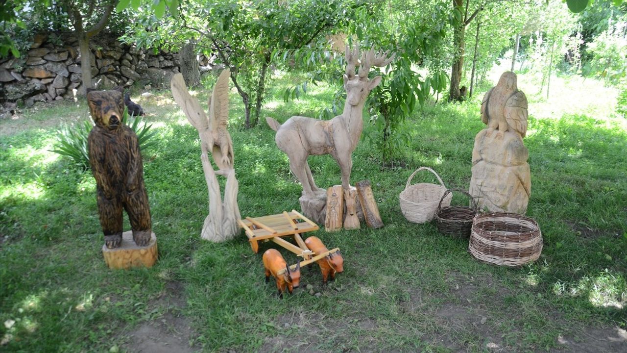 Kuruyan Ağaçları Sanat Eserine Dönüştürüyor: Turabi Yoloğlu'nun İlginç Hikayesi