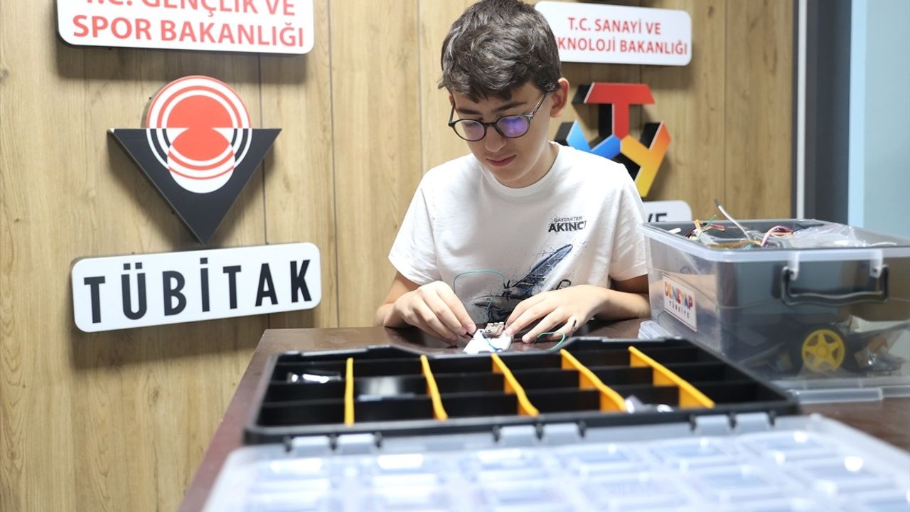 LGS'de Tam Puan Alan Öğrenci, Vefat Eden Amcasının Hayalini Gerçekleştiriyor