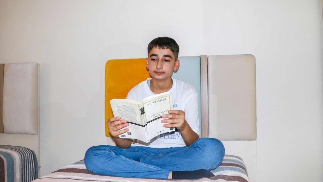 LGS'de Tam Puan Alan Ömer Arcan'ın Başarı Sırrı: Kitap Okumak ve Düzenli Çalışmak