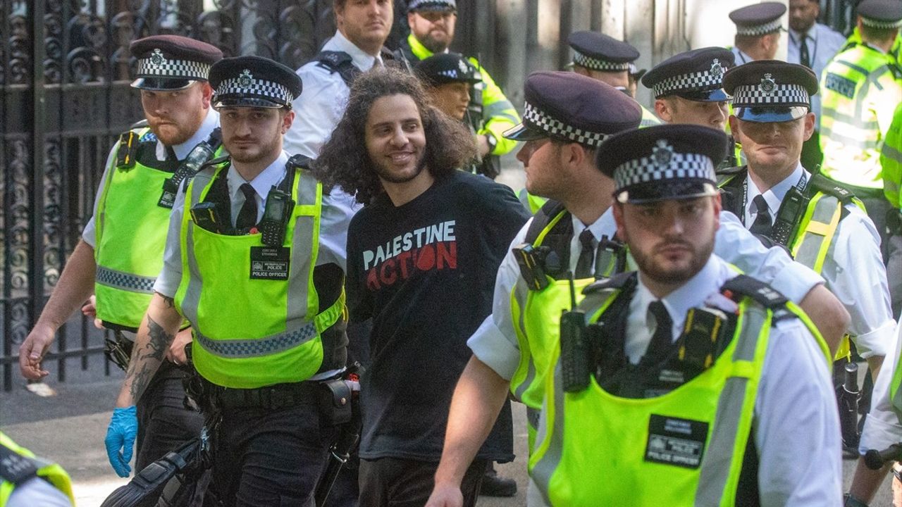 Londra'da Palestine Action'a Destek Gösterisi Düzenlendi