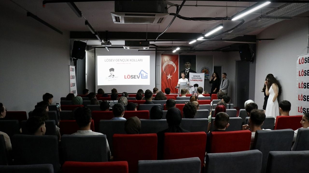 Lösemiyle Mücadele Eden Gençler Samsun’da Moral Buldu