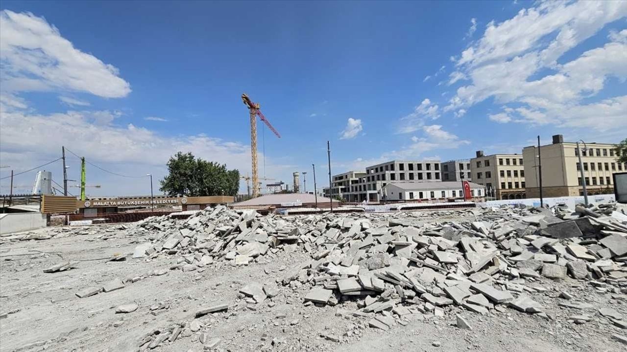 Malatya İnönü Kapalı Çarşısı Yenileniyor