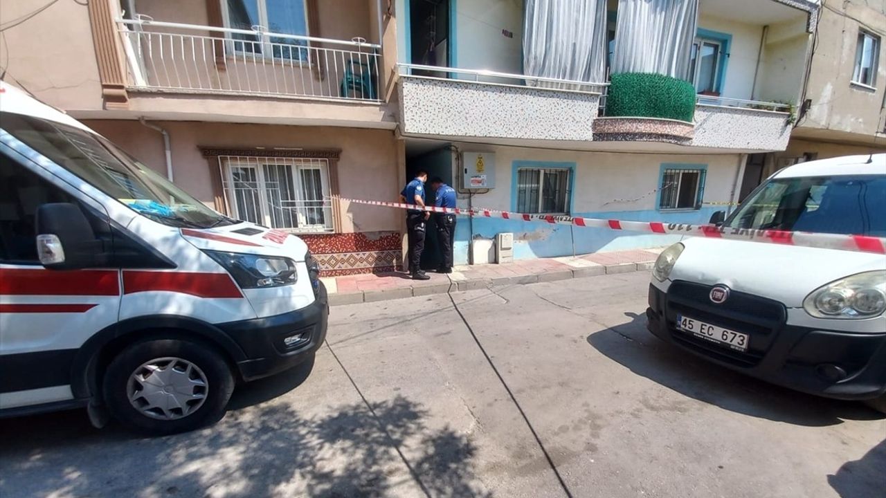 Manisa'da 17 Yaşındaki Kadın Evinde Ölü Bulundu
