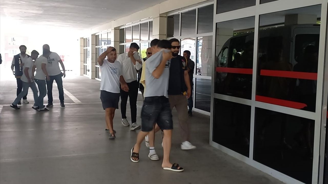 Manisa'da Dolandırıcılık Çetesi Çökertildi: 5 Şüpheli Tutuklandı