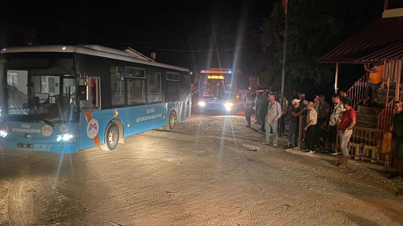 Mersin Anamur'da Orman Yangını Nedeniyle İki Mahalle Tahliye Edildi