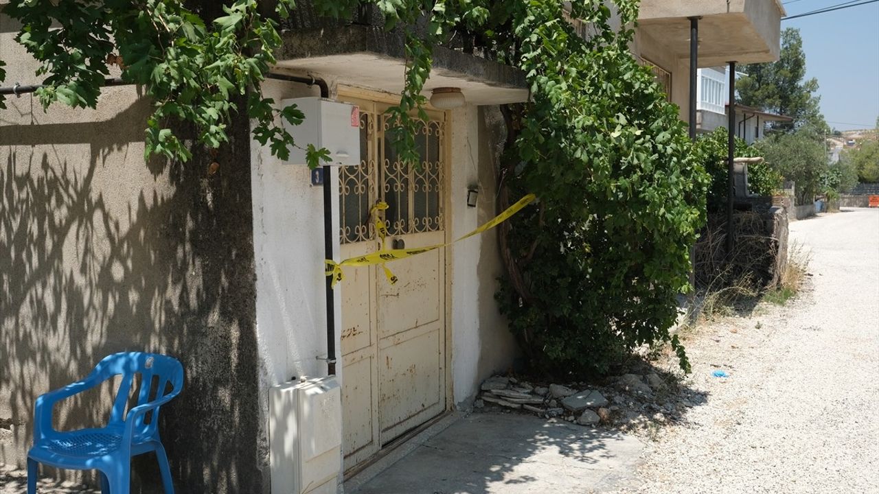 Mersin'de Annesini Bıçakla Öldüren Kişi Gözaltında