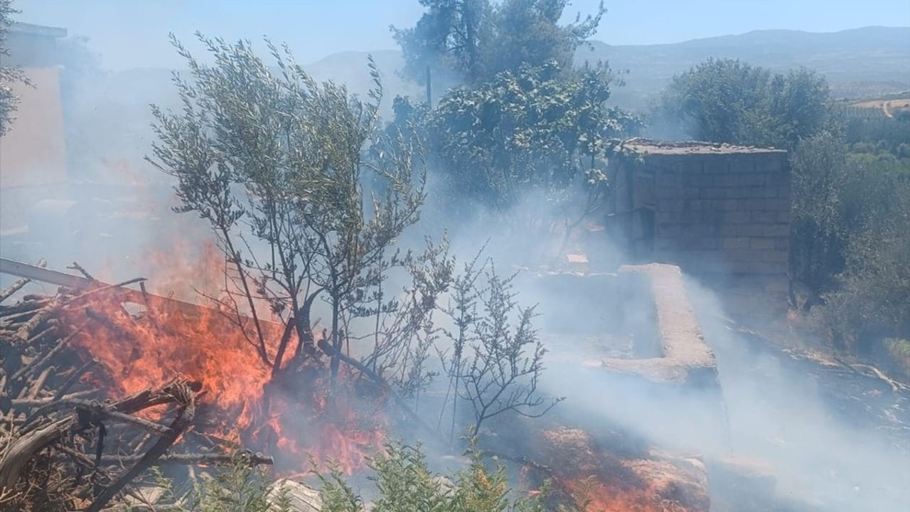 Mersin'de Bahçeden Ormana Sıçrayan Yangın Kontrol Altına Alındı