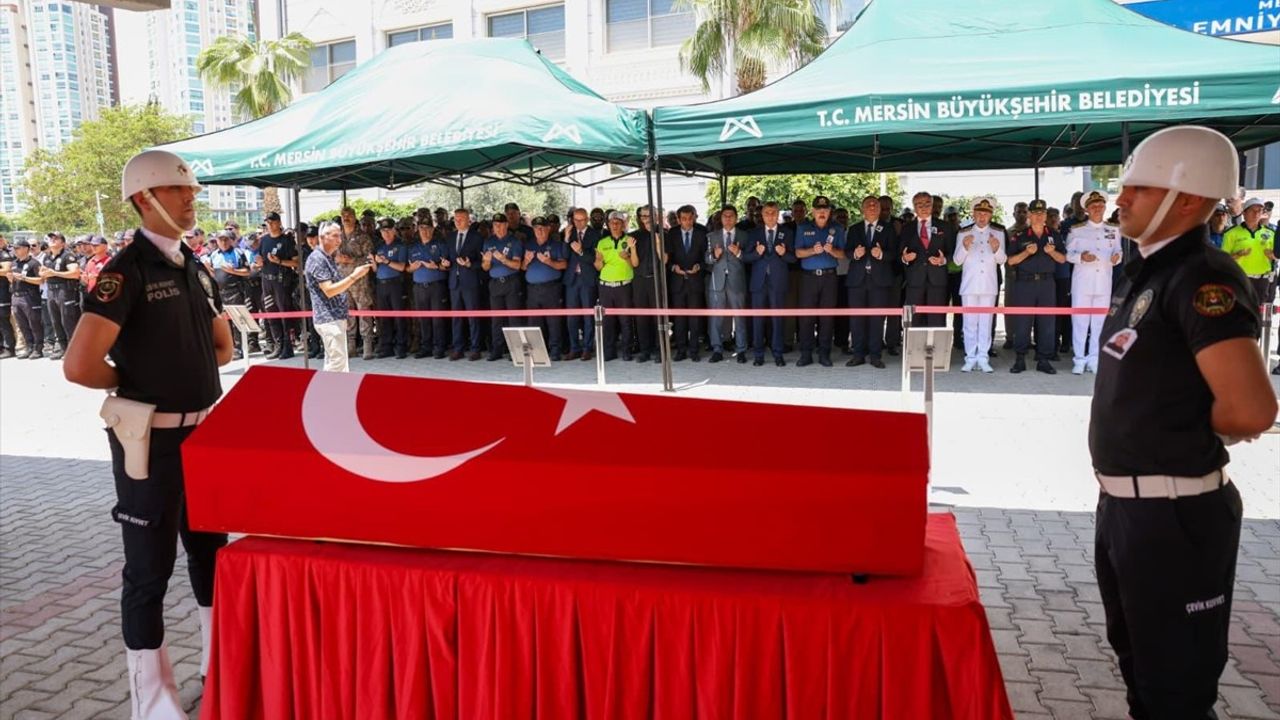 Mersin'de Görev Başında Rahatsızlanan Polis Memuru Selçuk Peker Hayatını Kaybetti
