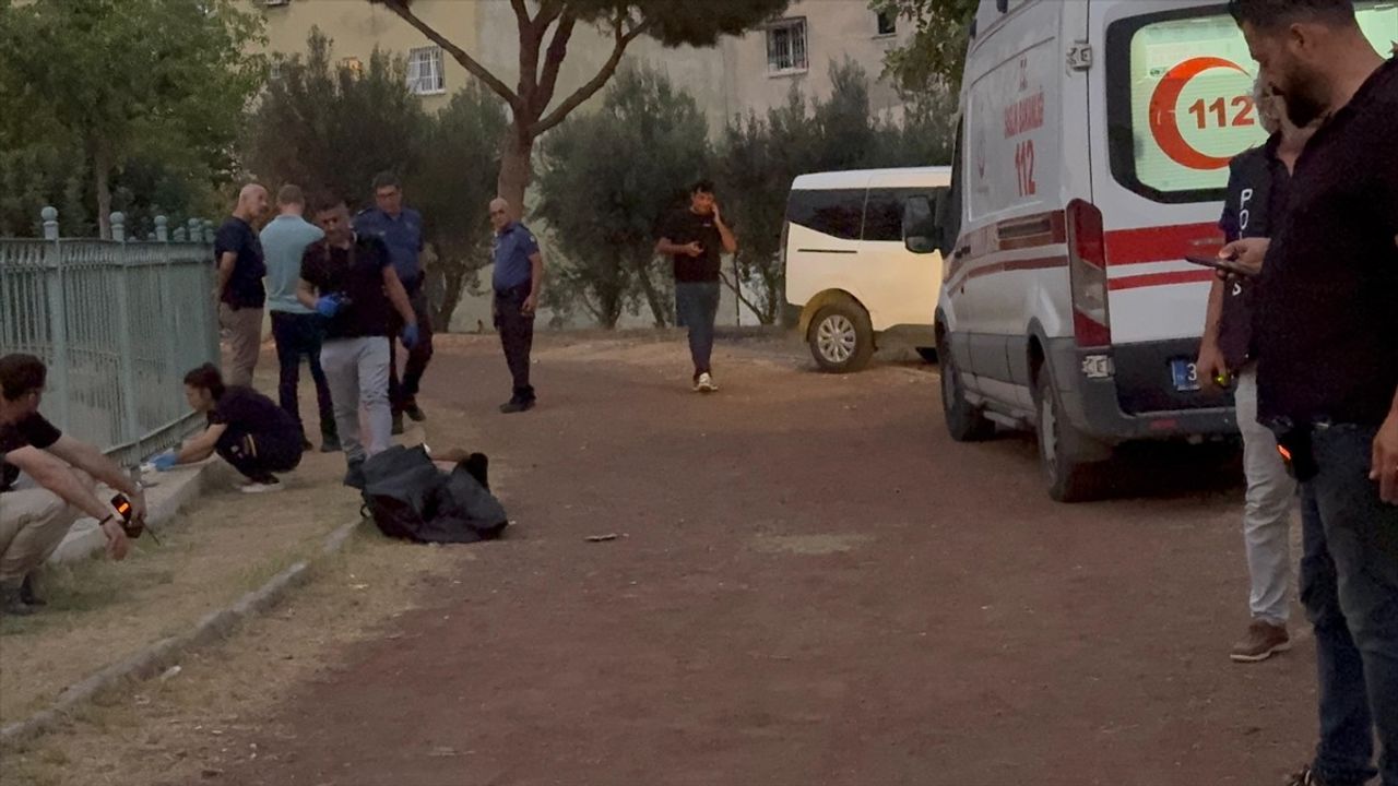 Mersin'de Sulama Kanalında Erkek Cesedi Bulundu