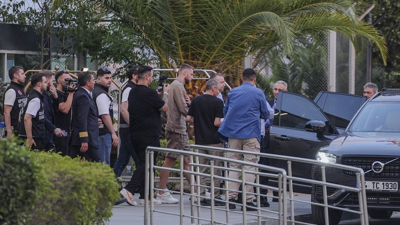 Milan Skriniar İstanbul'a Geldi: Fenerbahçe ile Görüşmeler Başladı