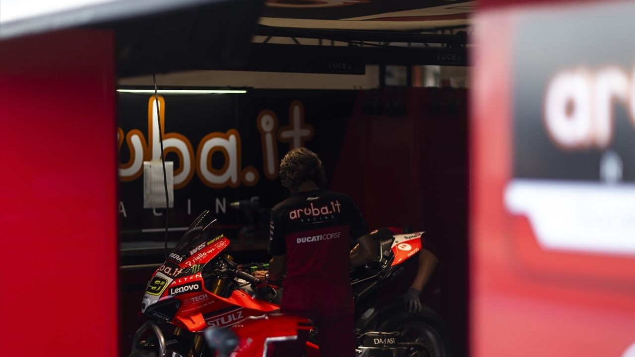 Milli Motosikletçiler Macaristan'da Zafere Koşacak