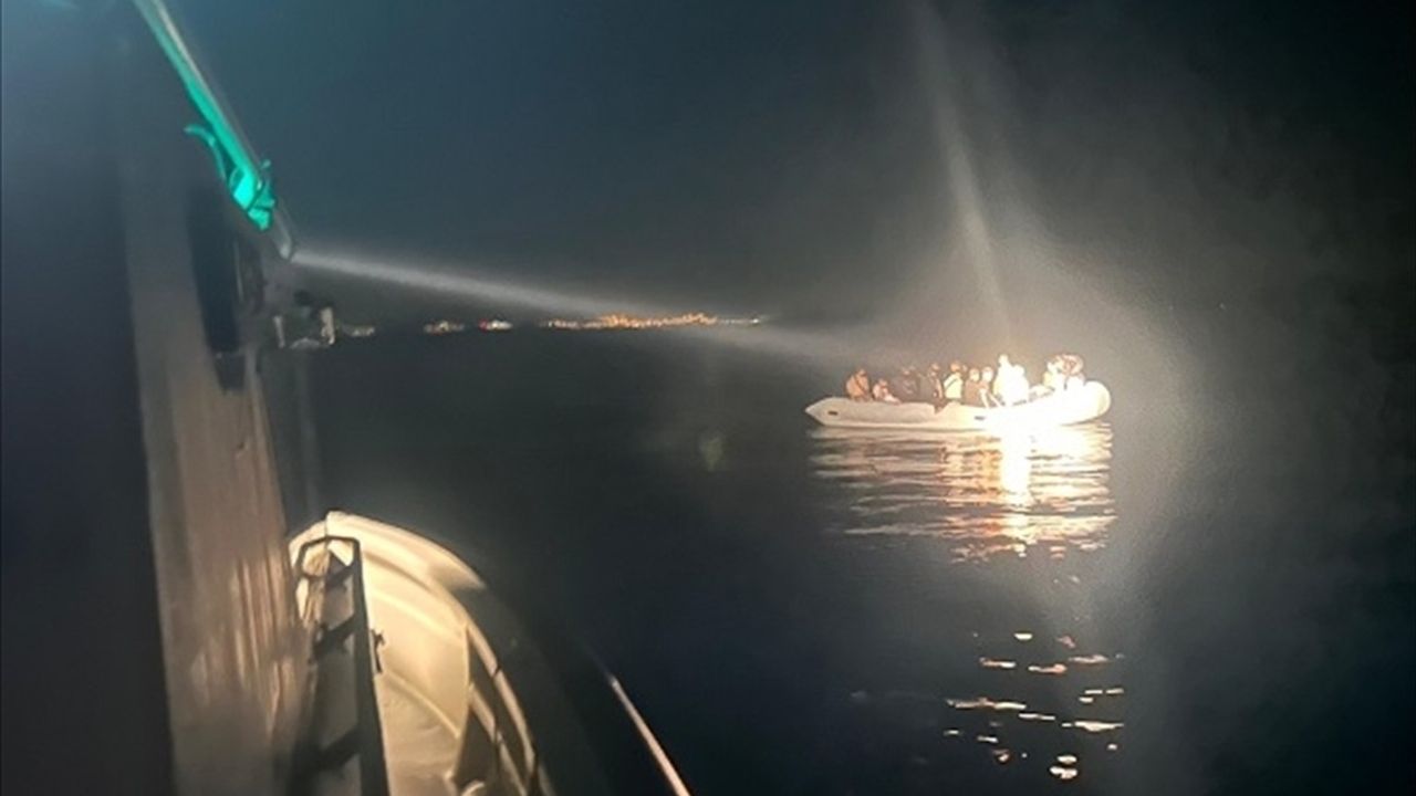 Muğla'da 42 Düzensiz Göçmen Kurtarıldı, İki Şüpheli Gözaltında