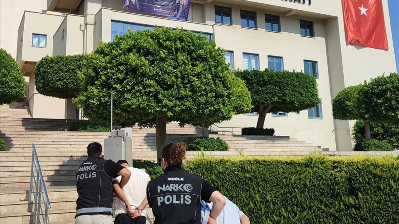 Muğla'da Uyuşturucu Ticareti Yapan 5 Zanlı Tutuklandı