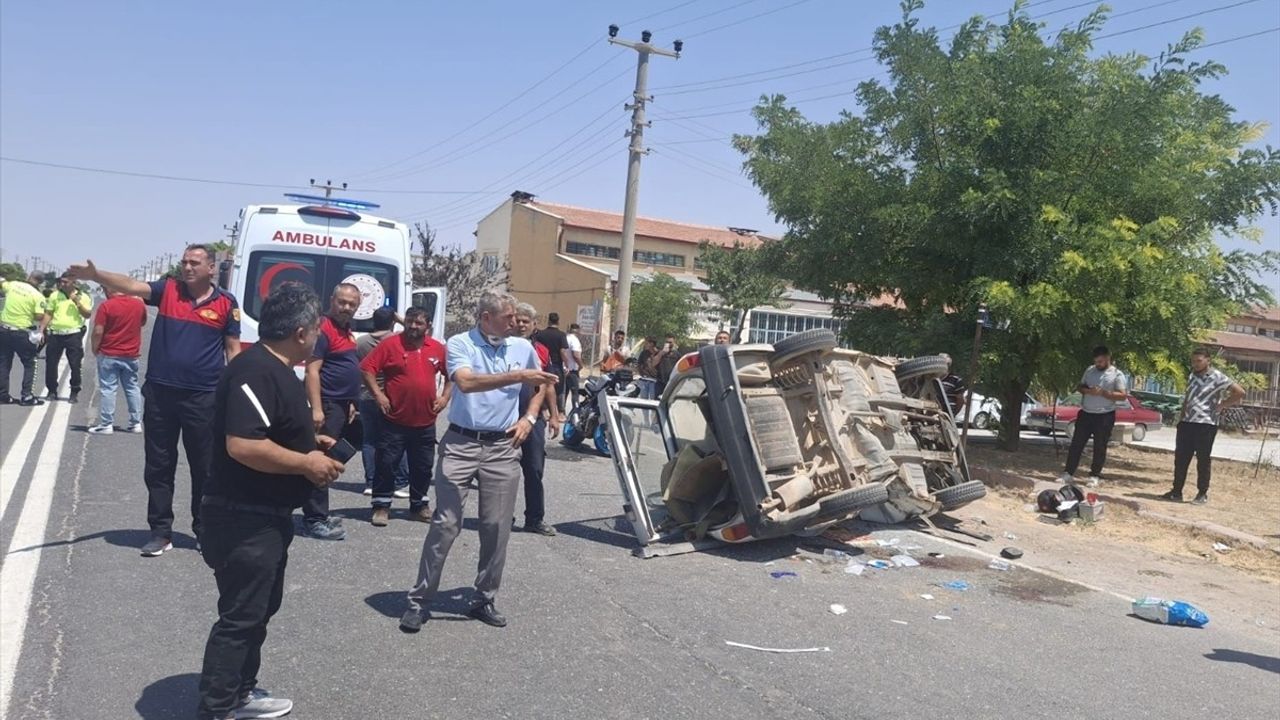 Nevşehir'de Kaza: 3 Kişi Yaralandı, Biri Ağır