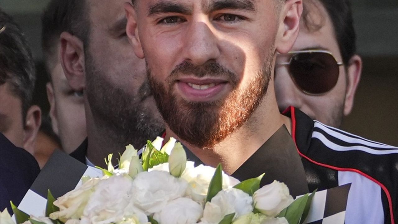 Orkun Kökçü, Beşiktaş'a Transfer Oldu: Taraftarların Coşkusu Büyüktü