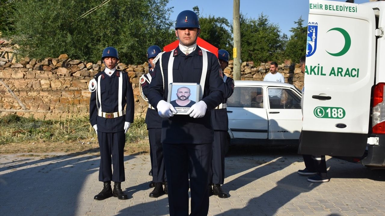 Orman Yangınında Şehit Olan Tolunay Kocaman'ın Cenazesi Eskişehir'de Defnedildi