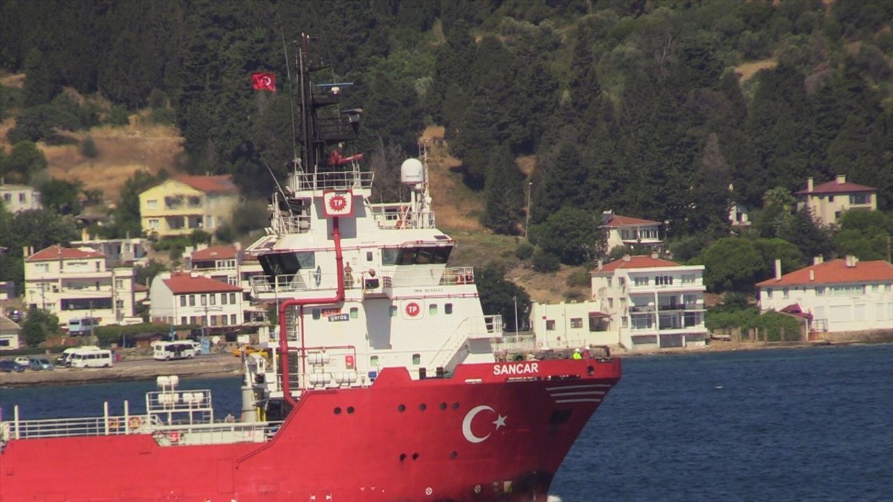 Oruç Reis Sismik Araştırma Gemisi, Somali Görevini Tamamlayarak Çanakkale'den Geçti