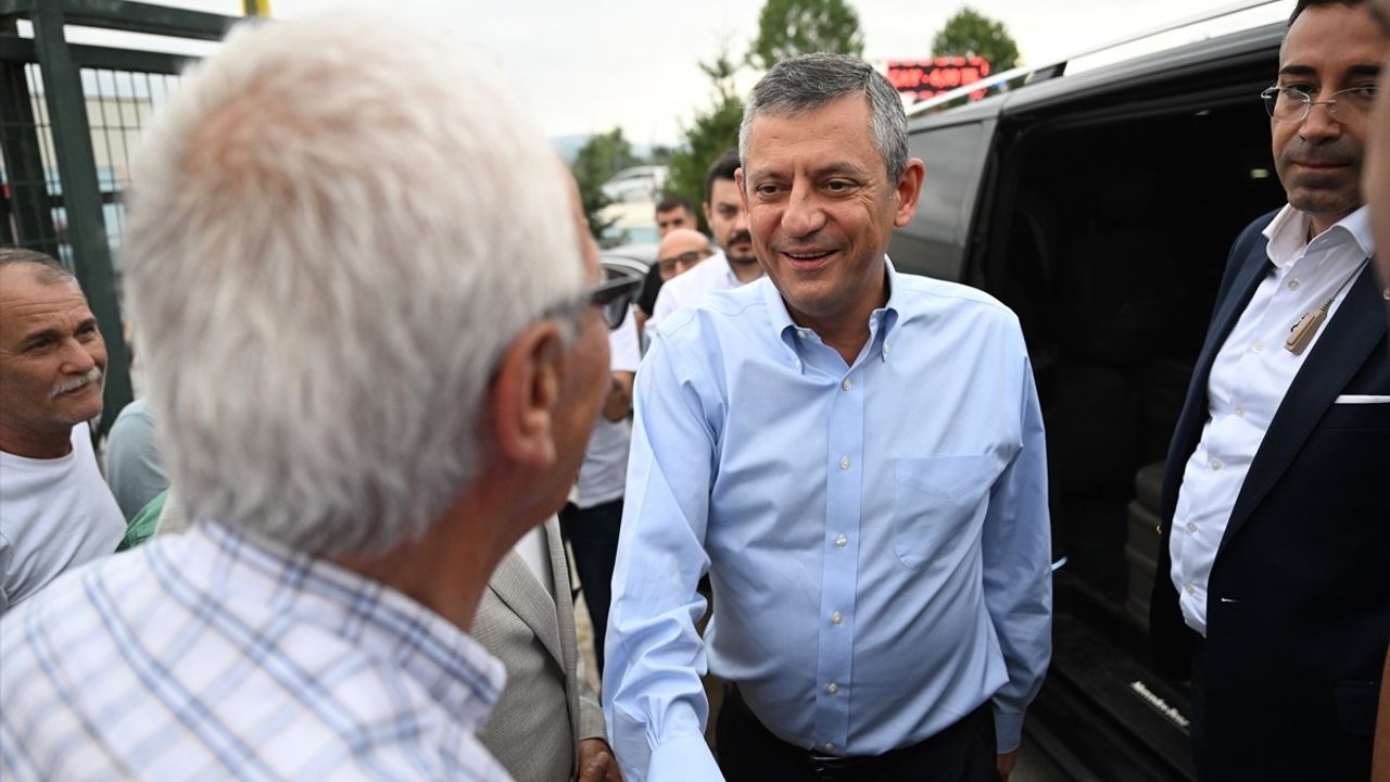 Özgür Özel, Cezaevinde İBB Medya AŞ. Genel Müdürü Türker'i Ziyaret Etti