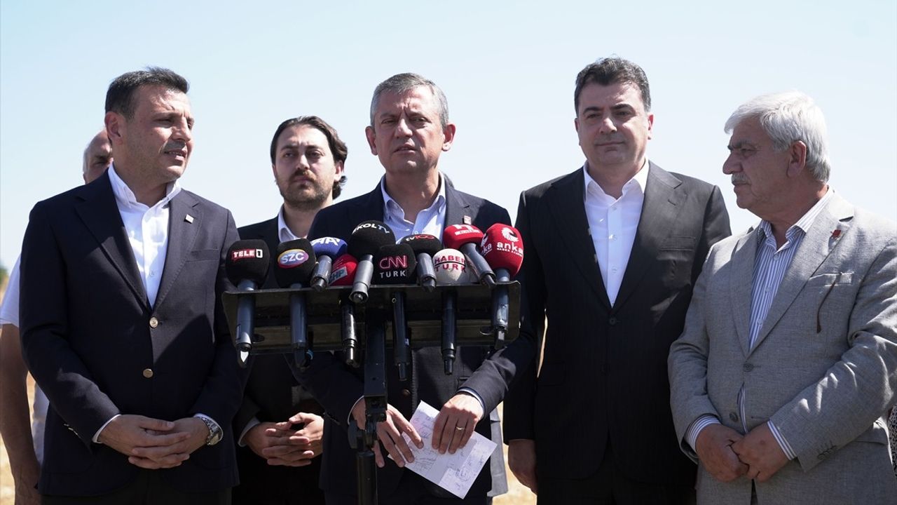 Özgür Özel: İmamoğlu'na Yönelik Siyasi Yasak Tehlikesi Beraberinde Gelmedi