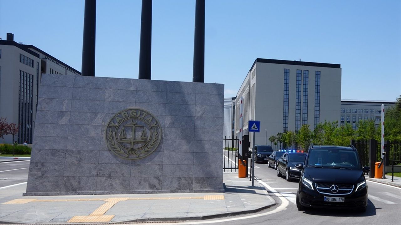 Özgür Özel, Yargıtay Cumhuriyet Başsavcısı Muhsin Şentürk'ü Ziyaret Etti