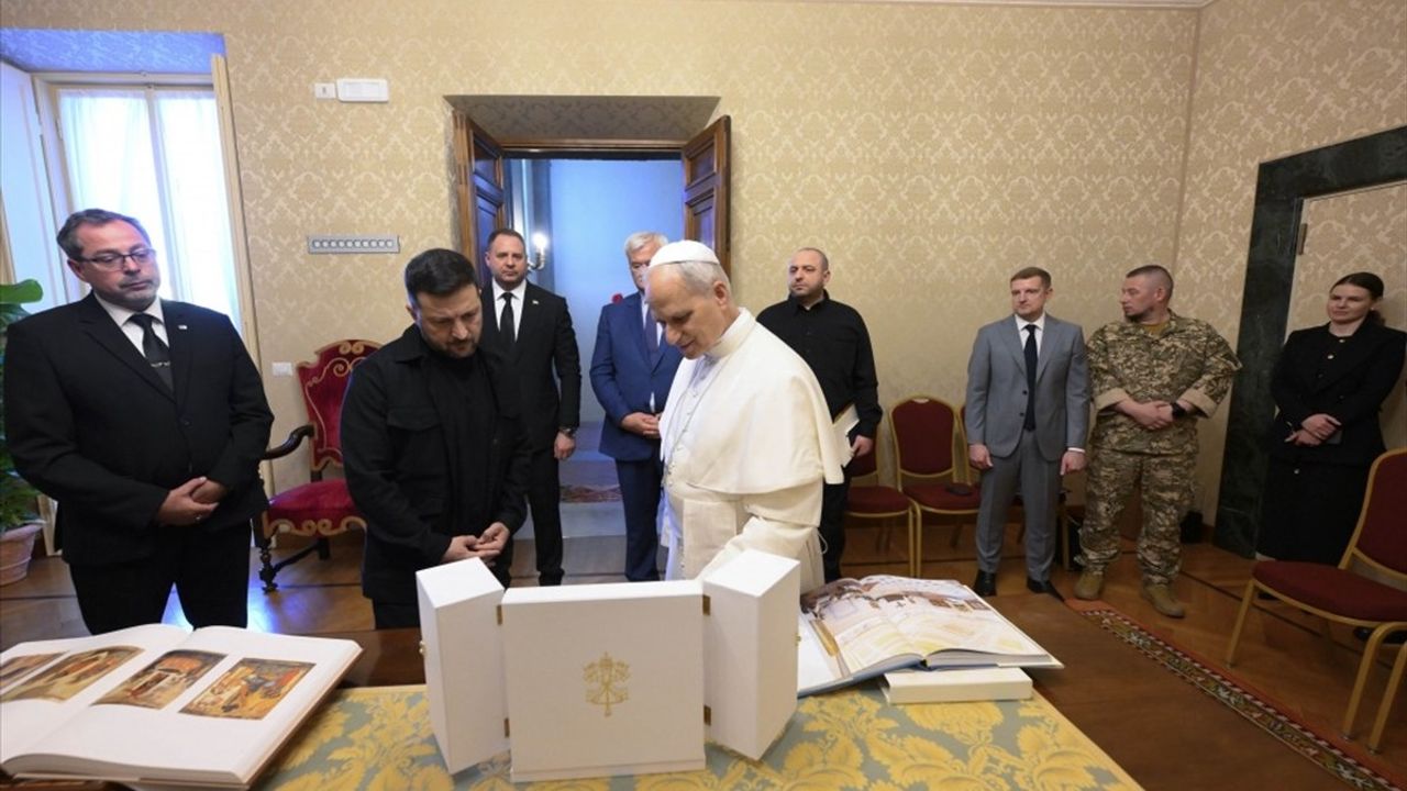 Papa 14. Leo, Zelenskiy ile Tarihi Görüşme Gerçekleştirdi