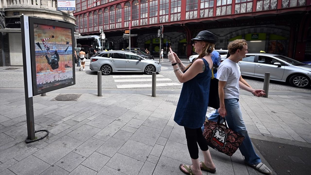 Prof. Dr. Ahmet Albayrak'ın 'Kayıp Elçi' Esseri, Anvers'te Sergileniyor