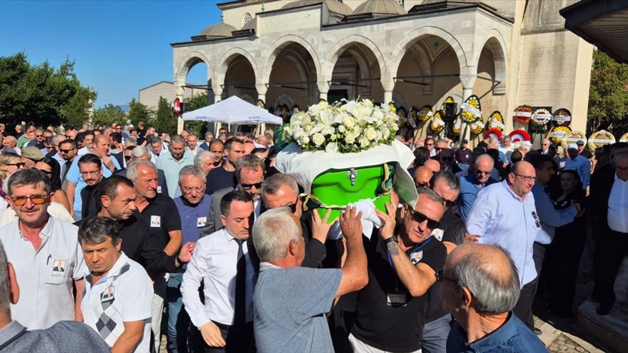 Recep Gencer'in Cenazesi Bandırma'da Toprağa Verildi