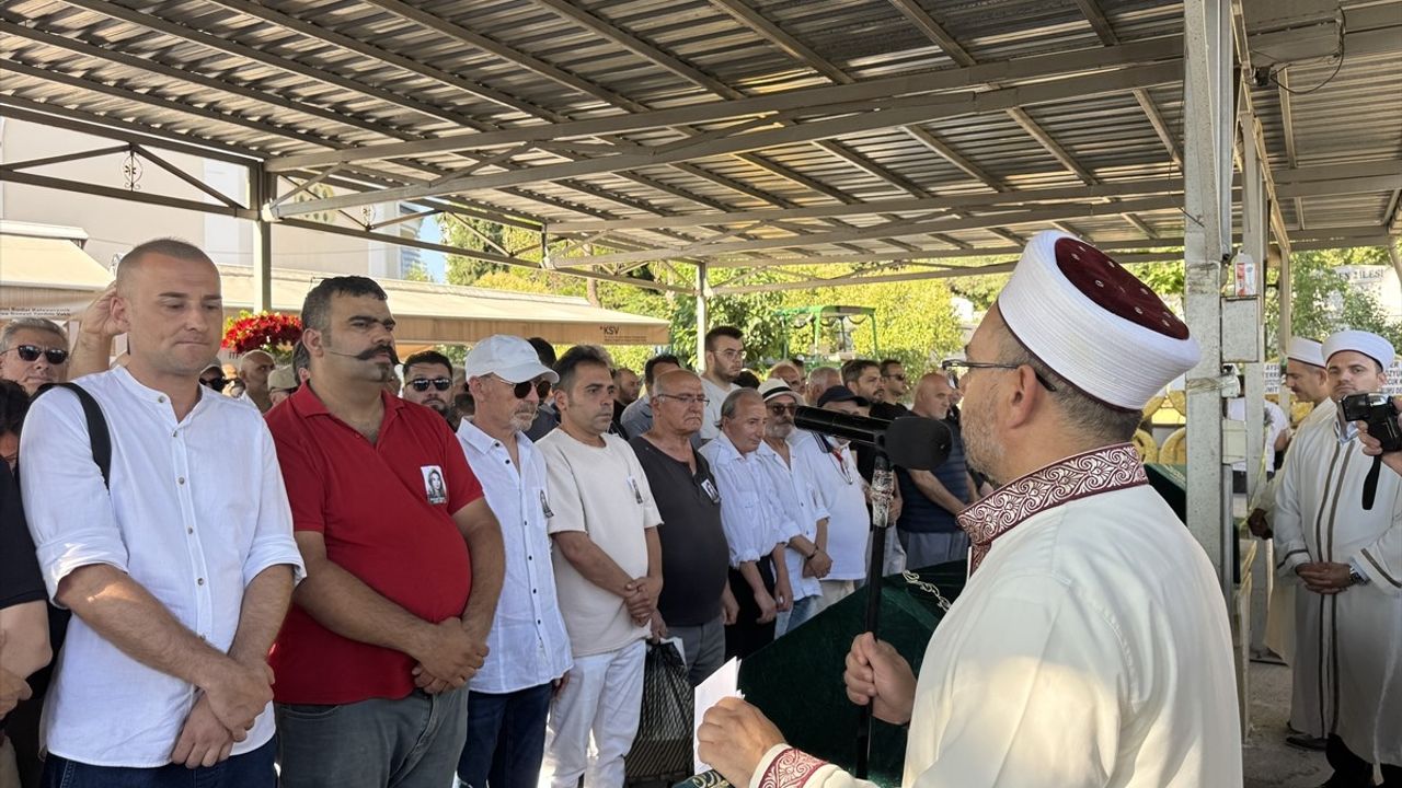 Rüçhan Çamay, Sanat Dünyasının Kayıp Divası Son Yolculuğuna Uğurlandı