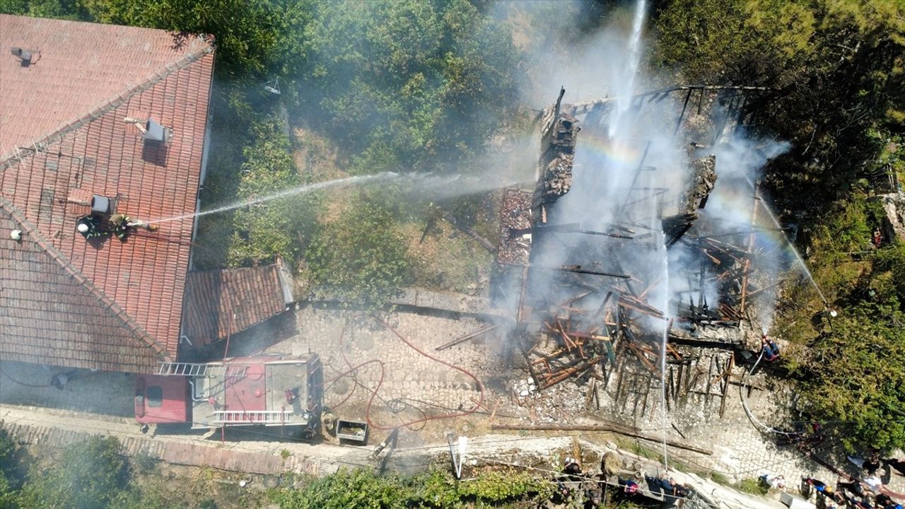 Safranbolu'da Tarihi Konağın Yangını: Kullanılamaz Hale Geldi