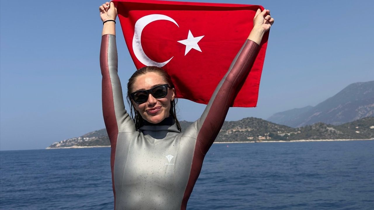 Şahika Ercümen, Türkiye Şampiyonası'nda 4 Altın Madalya Kazandı