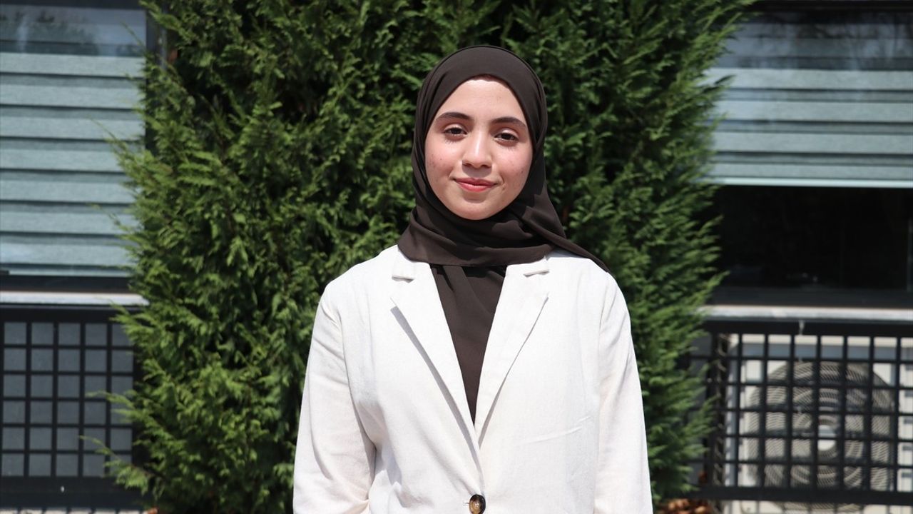 Sakarya'da Uluslararası Öğrenciler Yaz Okulunda Türkçe Öğreniyor