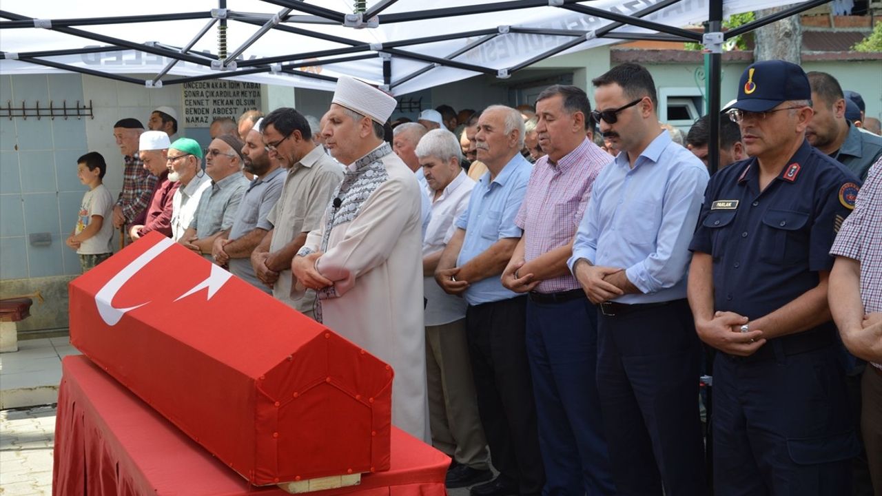 Samsun'da Kıbrıs Gazisi Ömer Cam Son Yolculuğuna Uğurlandı