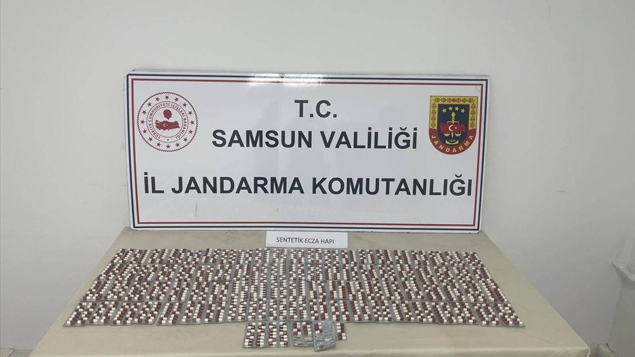 Samsun'da Uyuşturucu Operasyonu: 1220 Sentetik Ecza Hapı Ele Geçirildi