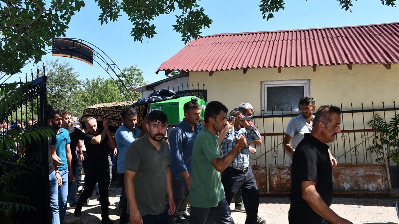 Samsun'daki Boğulma Olayında İki Genç Toprağa Verildi