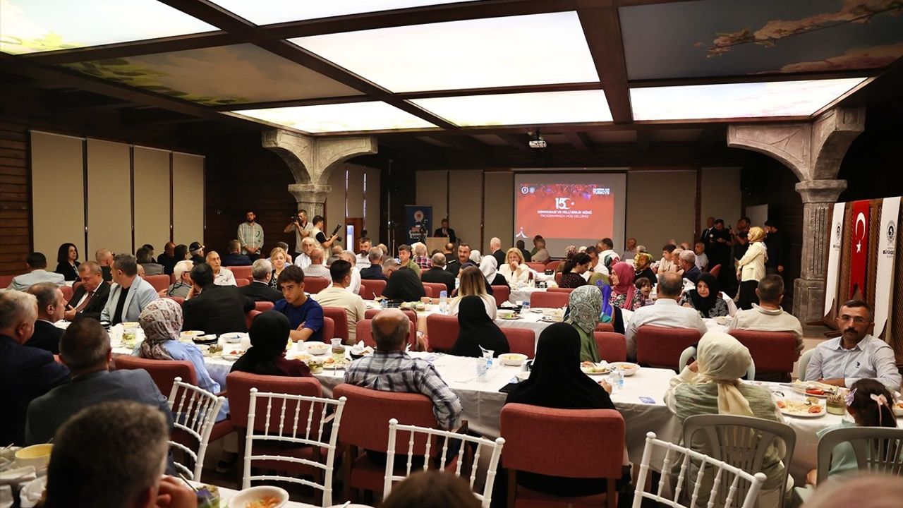 Samsun Valisi Tavlı, Şehit Aileleri ve Gazilerle 15 Temmuz'u Kutladı