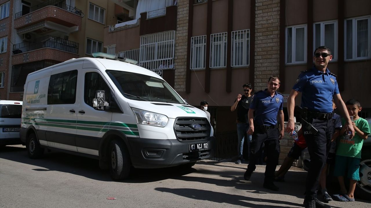 Şanlıurfa'da Yalnız Yaşayan 28 Yaşındaki Genç Evinde Ölü Bulundu