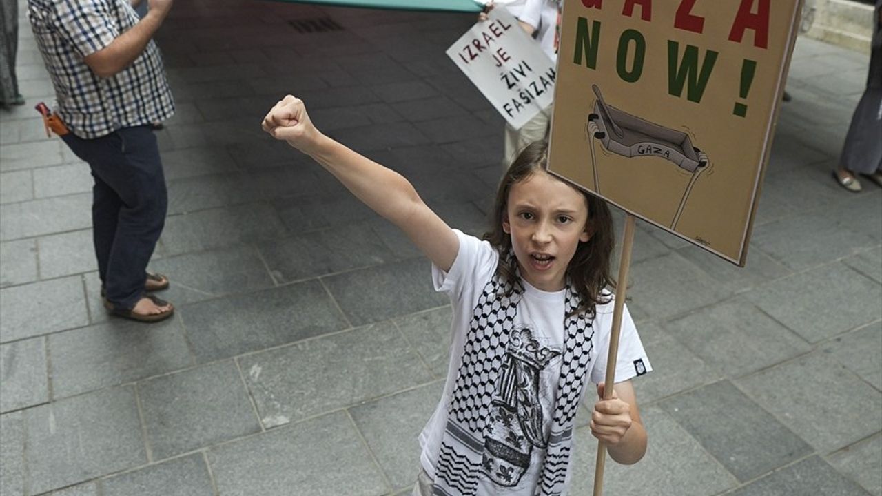 Saraybosna'da Gazze'ye Destek İçin Yürüyüş Düzenlendi