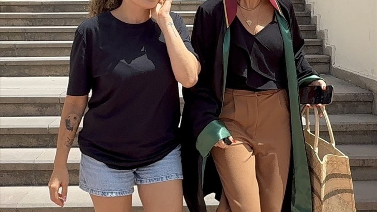 Şarkıcı Dilan Çıtak, Adli Kontrolle Serbest Bırakıldı