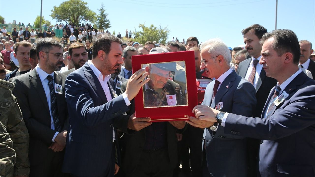 Şehit Piyade Sözleşmeli Er Uyanık, Bitlis'te Son Yolculuğuna Uğurlandı