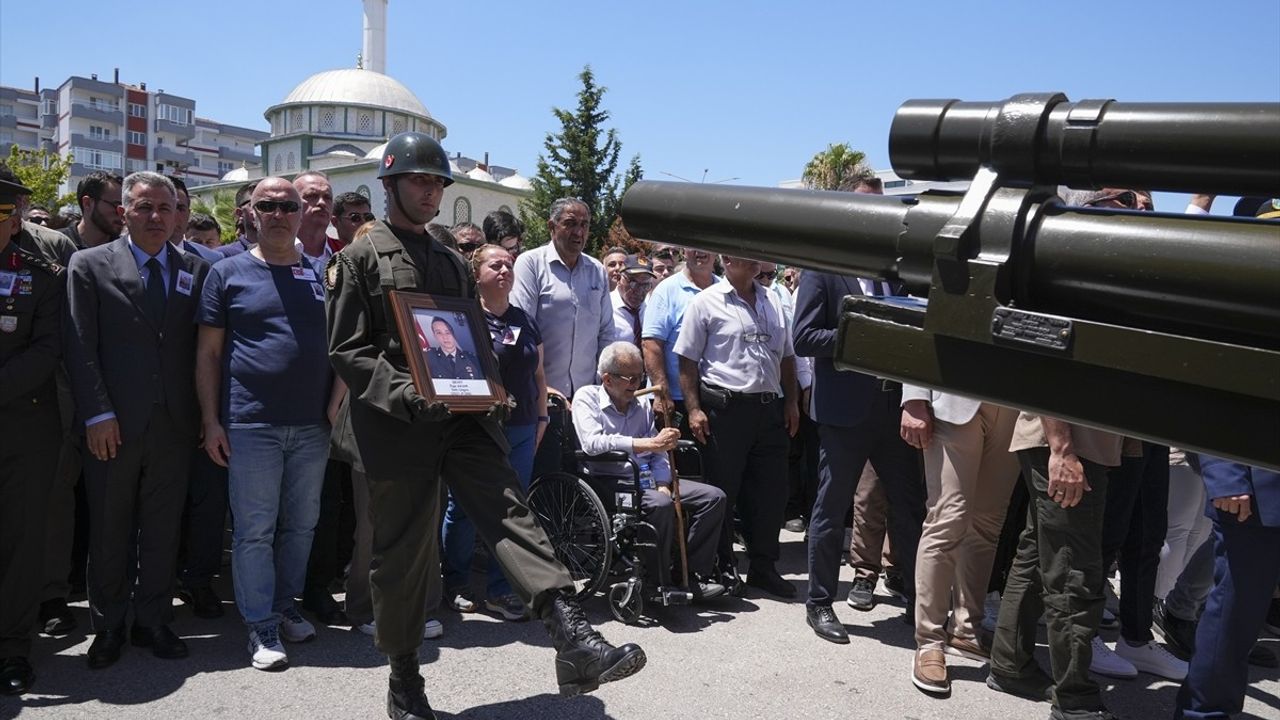 Şehit Üsteğmen Ege Akar, İzmir'de Son Yolculuğuna Uğurlandı