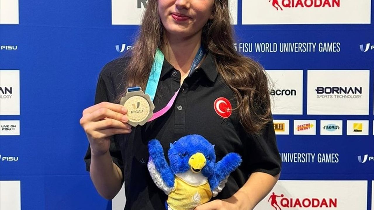 Şevval Çakal, FISU 2025 Dünya Yaz Üniversite Oyunları'nda Altın Madalya Kazandı