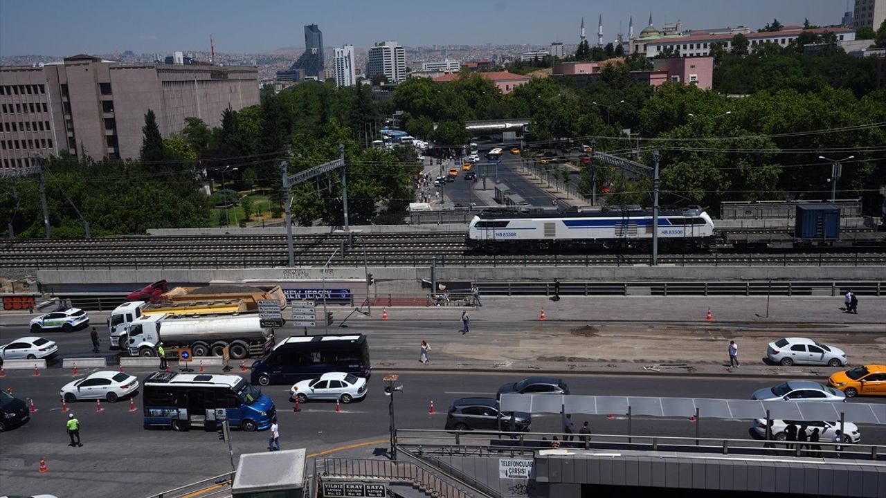 Sıhhiye Köprüsü'nde Bakım Çalışmaları Trafik Yoğunluğu Yarattı