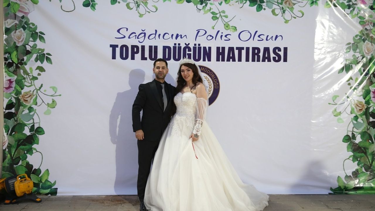 Siirt'te 40 Çift 'Sağdıcım Polis Olsun' Projesi ile Evlendi