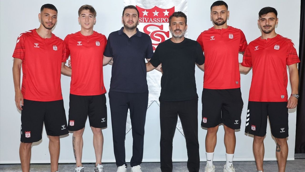 Sivasspor, 4 Yeni Transferle Güçleniyor
