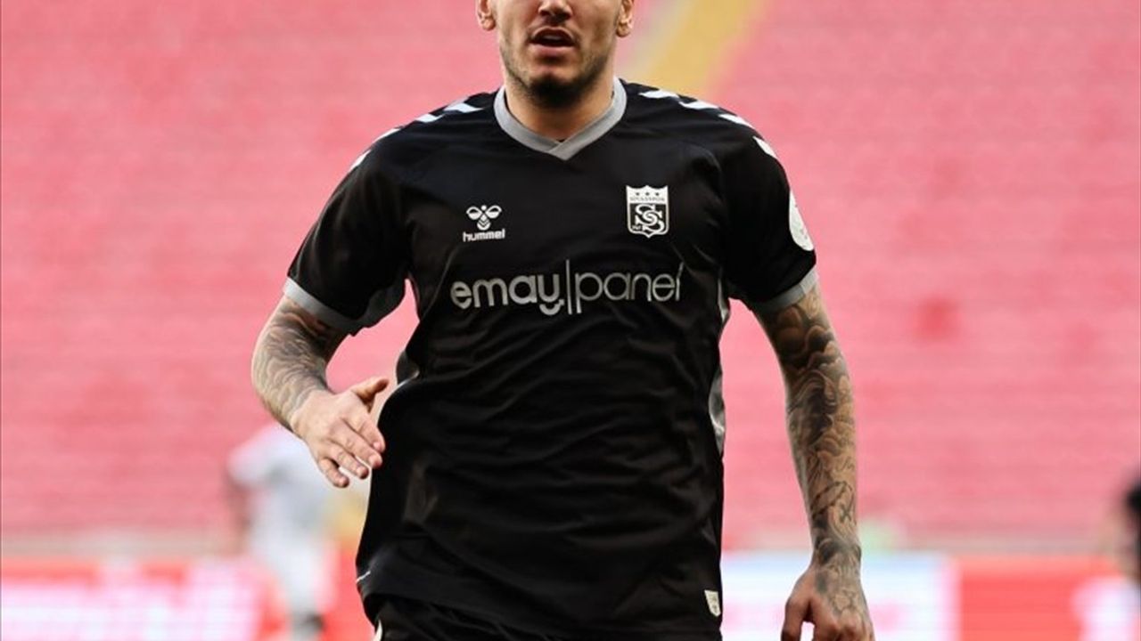 Sivasspor, Kerem Atakan Kesgin'i Transfer Etti