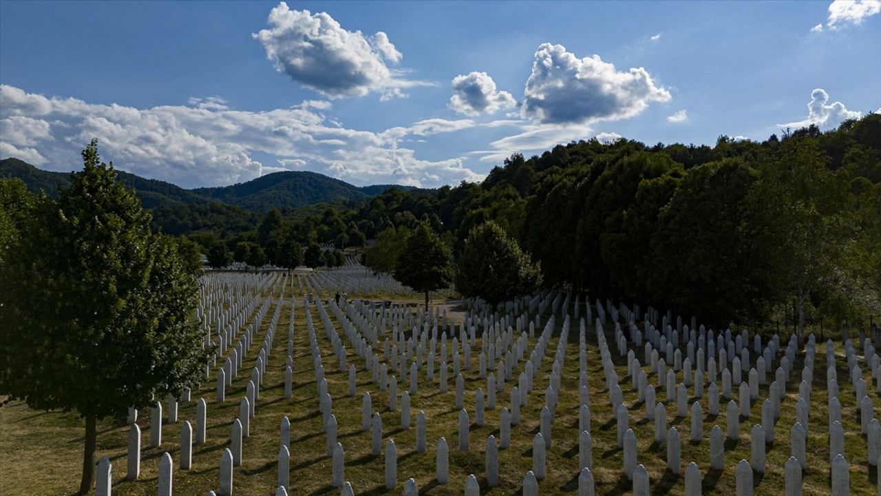 Srebrenitsa'da Soykırımın 30 Yılında Sessizlik Hakim