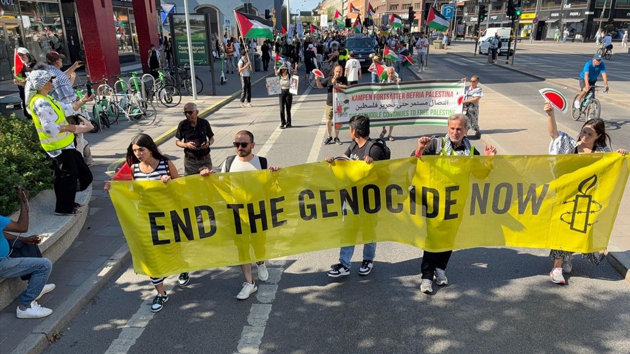 Stockholm'de İsrail Protestosu: Gazze'deki Saldırılara Tepki