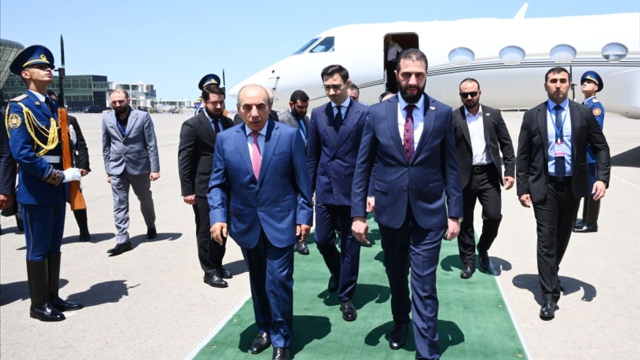 Suriye Cumhurbaşkanı Ahmed Şara Azerbaycan'da